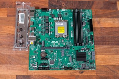 ASUS Pro Q670M-C-CSM LGA1700 DDR5 mATX Motherboard Q670 w/ I/O Shield
