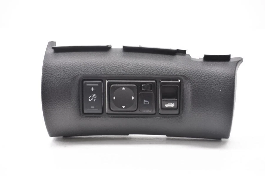 2013-2014 NISSAN SENTRA SR DIMMER MIRROR AND TRUNK RELEASE SWITCHES - Image 3 of 4