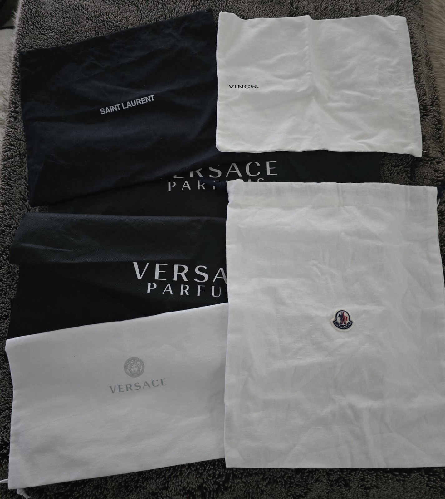 SAINT LAURENT Lotto di 6 sacchetti di design con coulisse sacchetti antipolvere AUTENTICI Versace Moncler SL