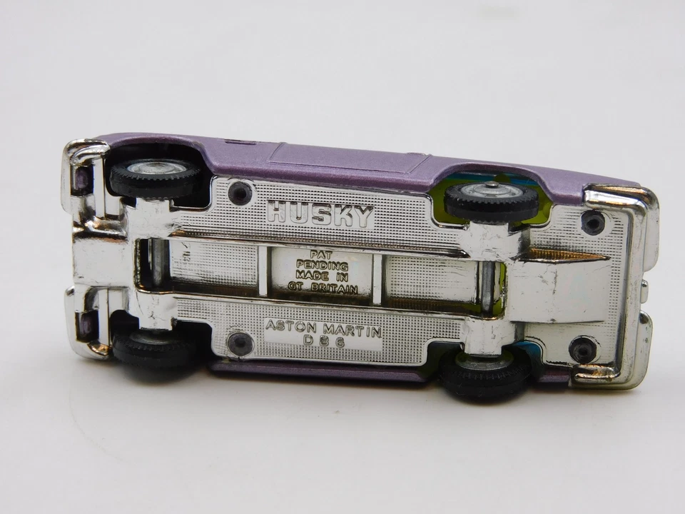 Corgi Toys Husky Aston Martin DB6 1/64 vintage die cast model car - Immagine 3 di 4