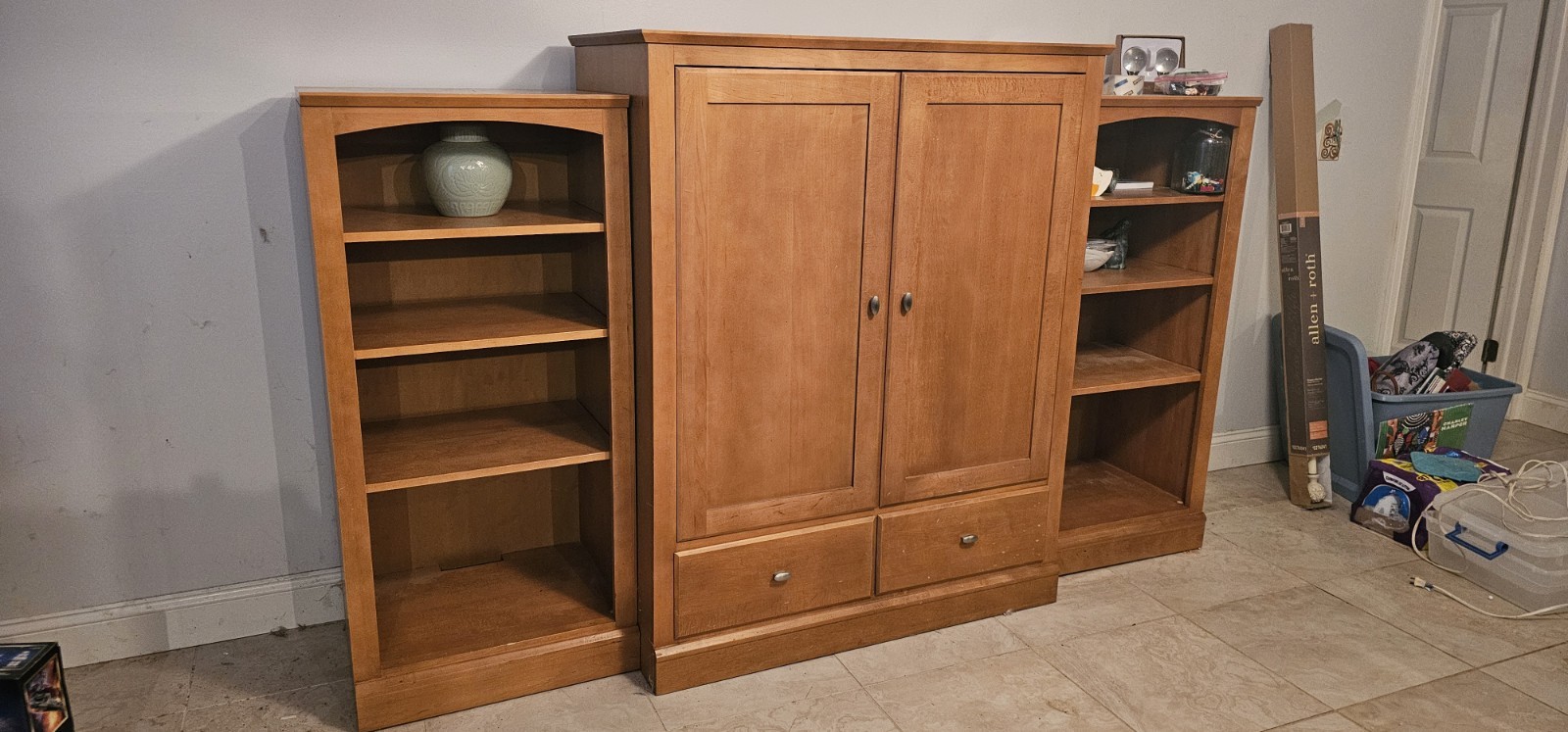 Ethan Allen Elements Collection Maple Wood Living room 3-piece Set.