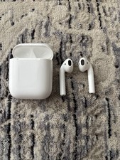 Apple Airpods 1st Generation W/Charging Case