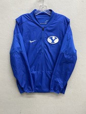Nike BYU Cougars Team emitido jugador Nike para hombre Brigham fútbol joven talla S