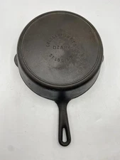Vintage Ozark Crescent FD'Y CO St. Louis #8 Cast Iron Skillet 10.25”
