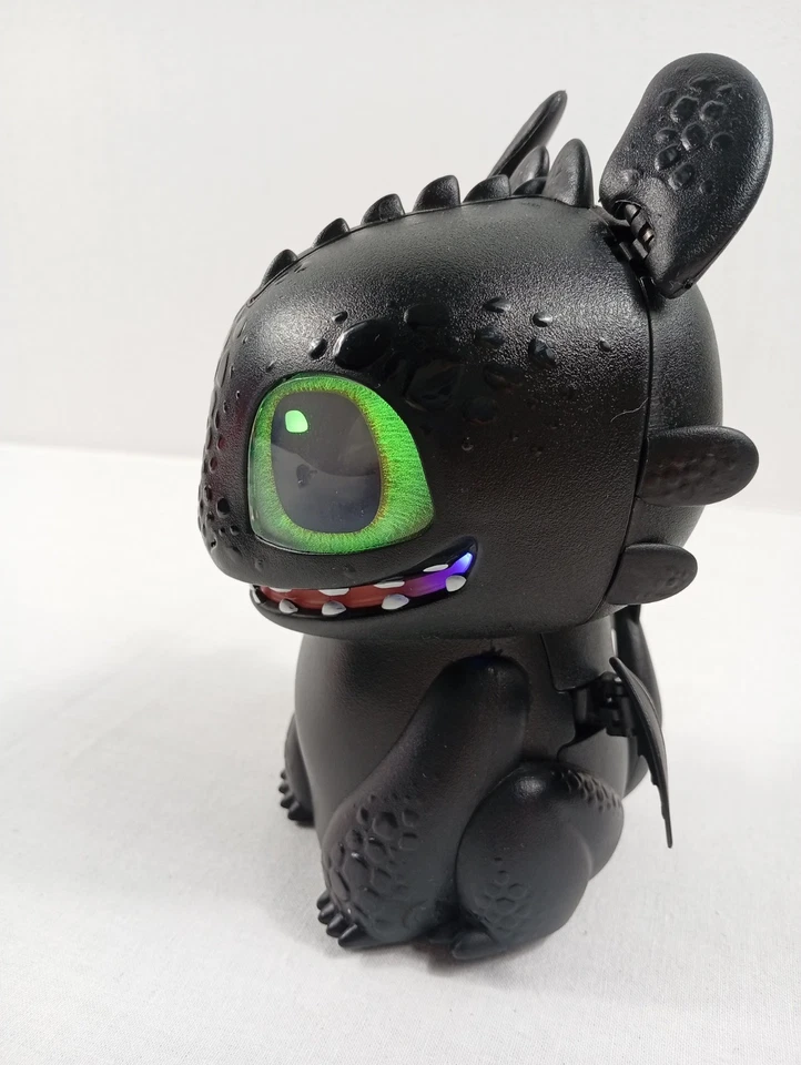 DRAGONS BABY-DRACHE TOOTHLESS / OHNEZAHN INTERAKTIV 15 CM 2019 DWALLC - Bild 4 von 4