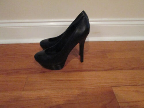 bebe leather  pump 9 - Picture 1 of 3