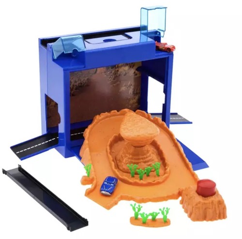 Disney Parks Willy's Butte On-the-Go Play Set – Cars Toy New With Tag - Picture 2 of 5