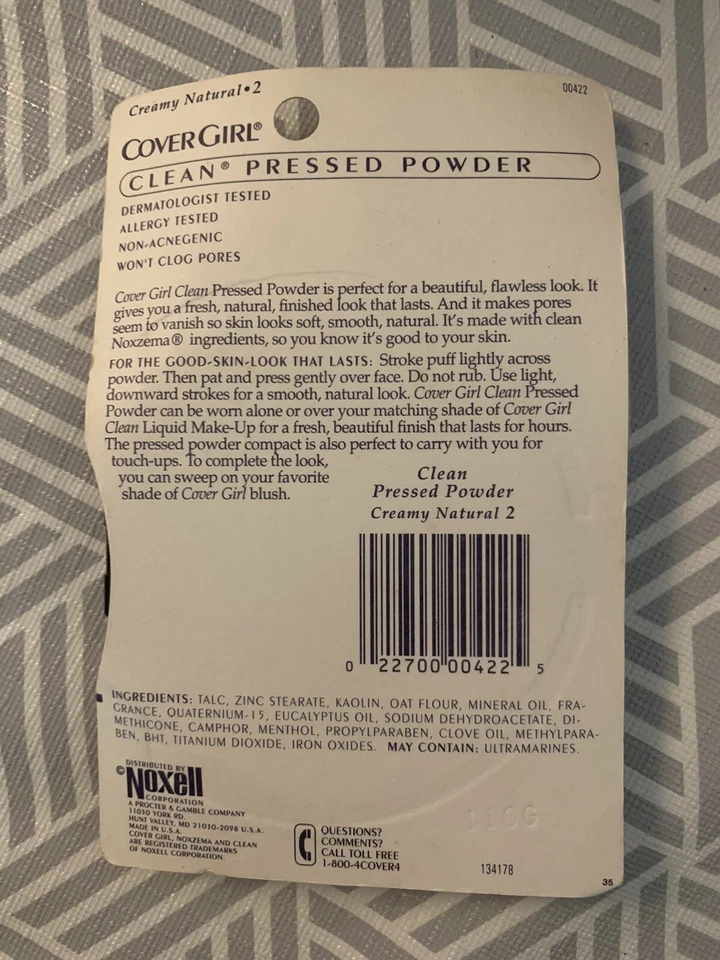 Cover Girl Pressed Powder Makeup Vintage / Farbe: Creamy Natural 2 Beige Ivory - Bild 3 von 3