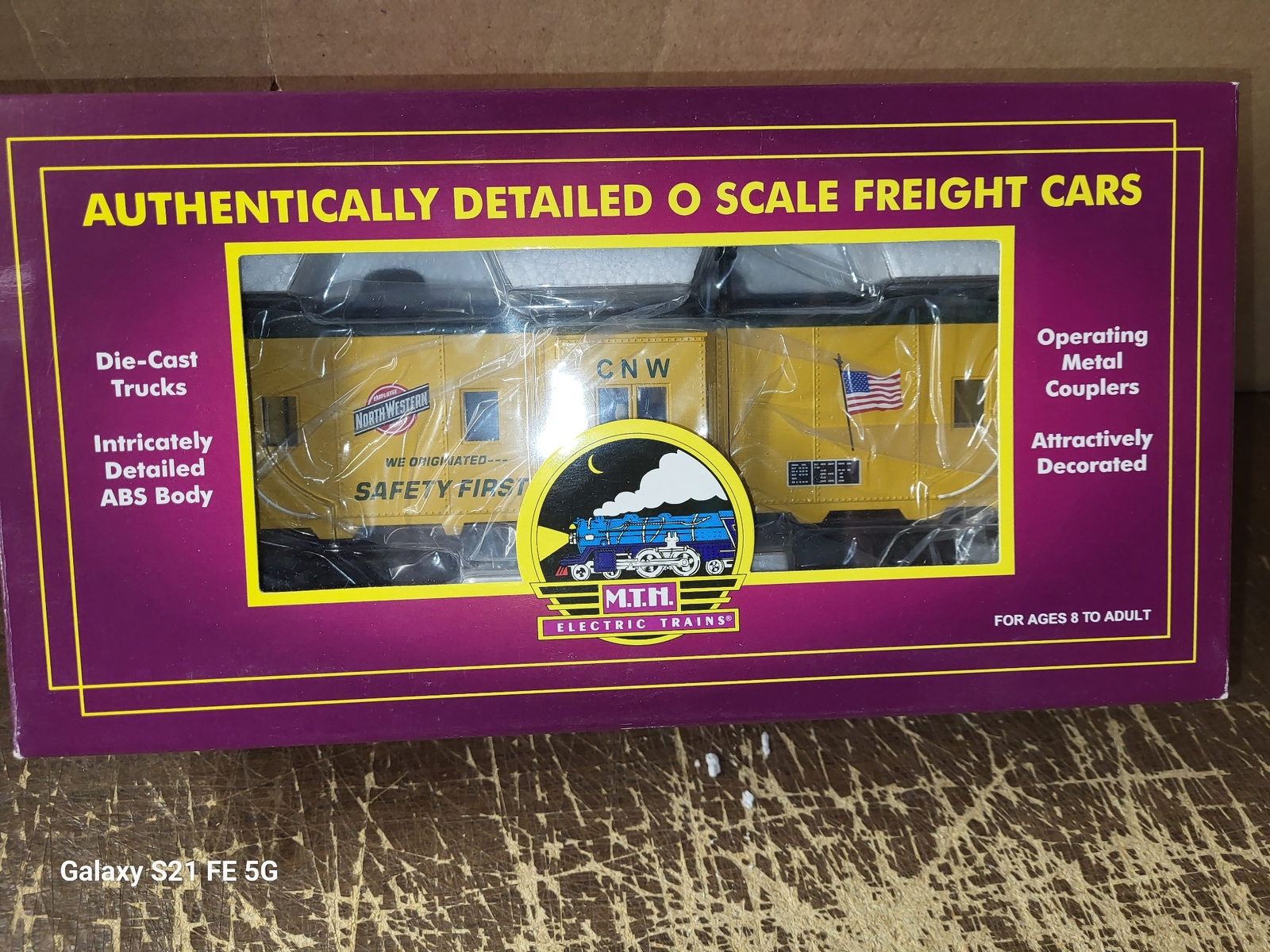 MTH Premier Chicago & North Western Bay Window Lighted Caboose O Scale 20-90016F