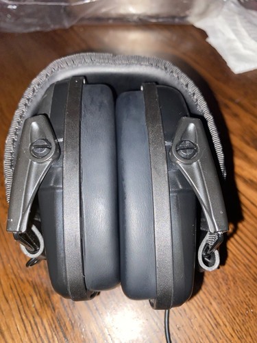 Electronic Shooting Earmuffs - Howard Leight Impact Sport, x2 - $60 (SEATTLE) - Picture 6 of 10