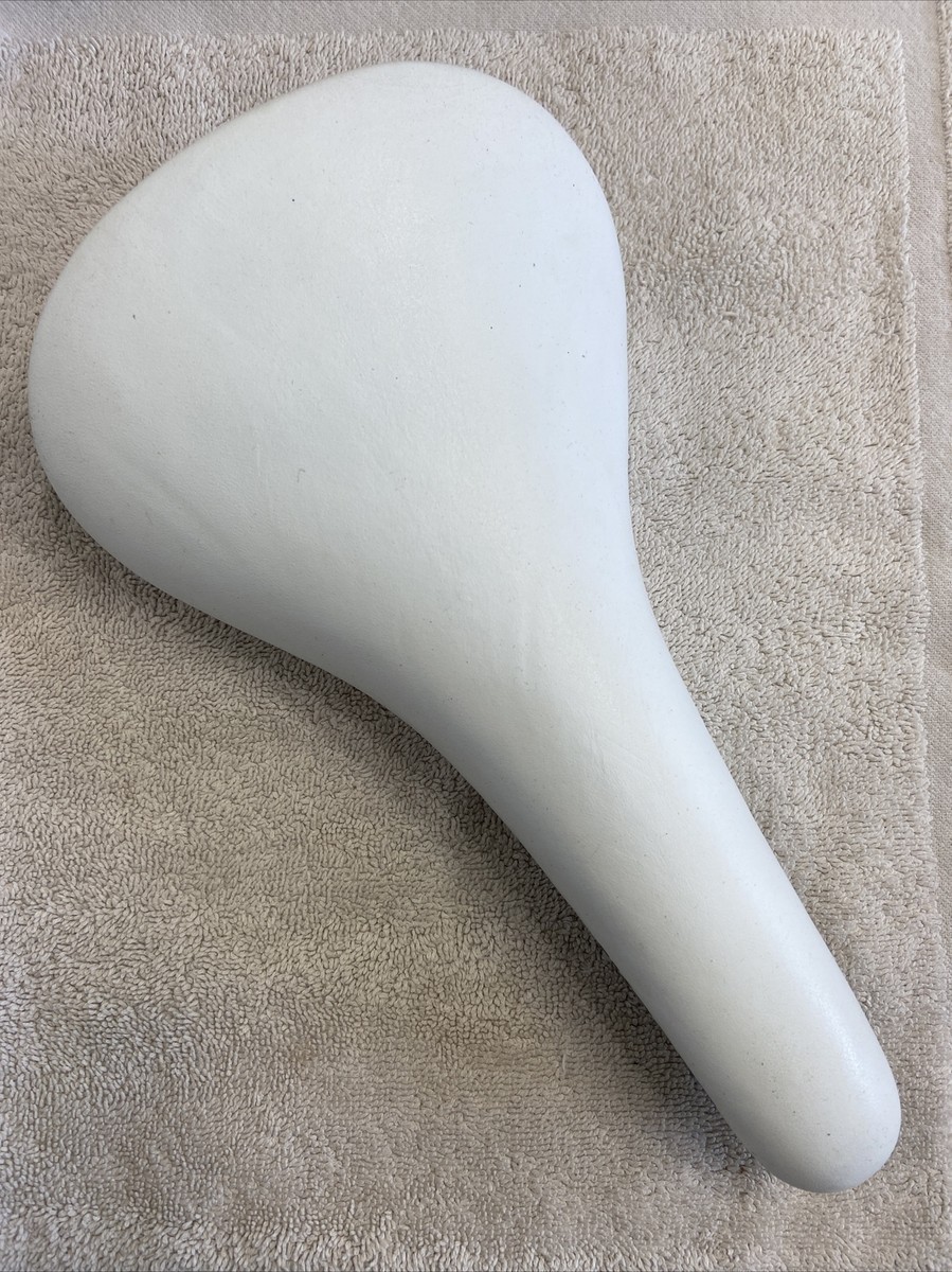 Avocet Racing I saddle NOS White 160mm wide and 270mm long | eBay