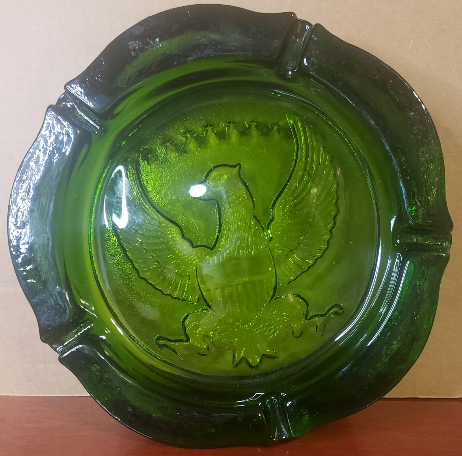 RARE HEAVY GREEN GLASS ASHTRAY BY TIARA EXCLUSIVE AMERICAN SEAL EAGLE
