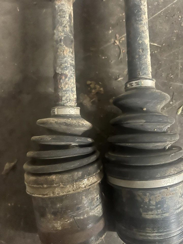 Polaris Sportsman 800 Efi Ho 2006 ejes traseros CV, buen estado de uso Foto 4 de 4