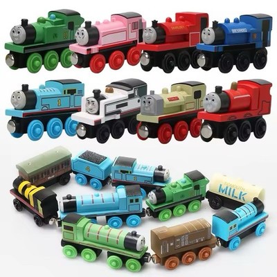 Thomas & seine Freunde Holzlok-Set   3 zufällige Mini-Lokomotiven-Gold Diesel..
