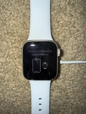 Apple Watch SE 2nd 40mm Starlight Aluminum Case Starlight Sport Band -...