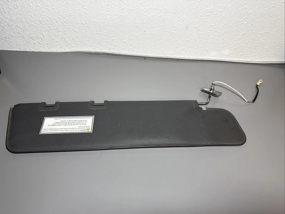 Внутренний раздвижной солнцезащитный козырек Freightliner LH - P/N A22-75601-026 - Изображение 3 из 4