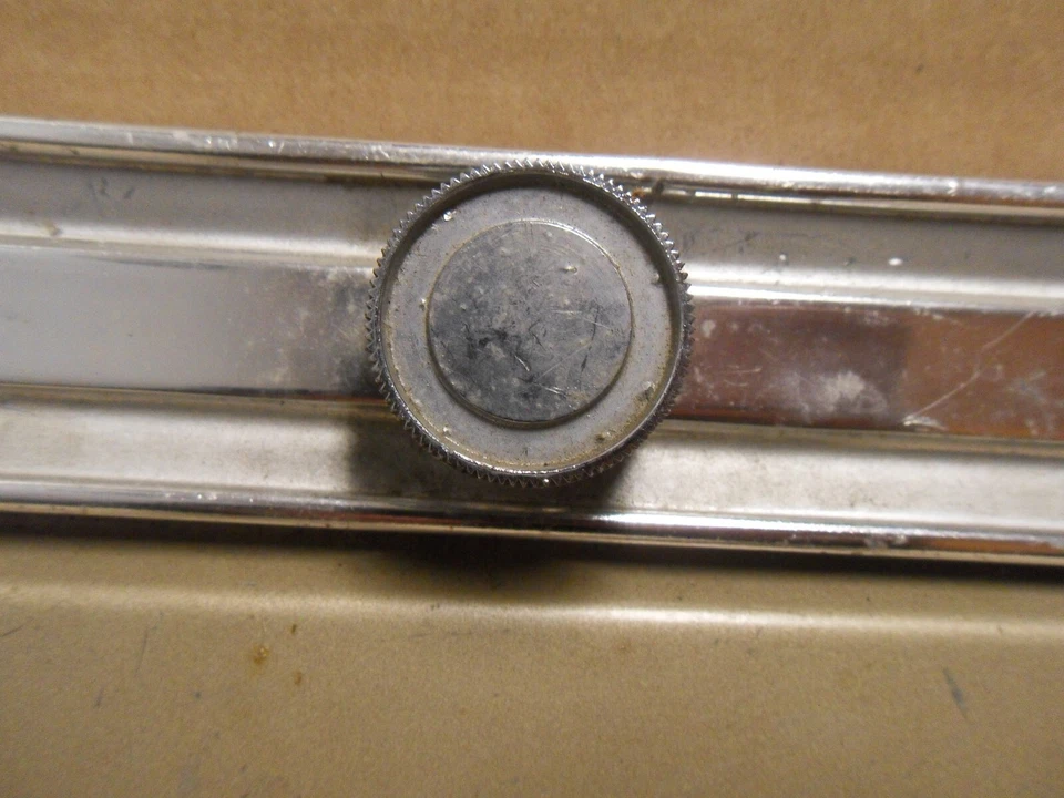 66 PLYMOUTH BARRACUDA VALIANT A 1965 CARROCERÍA MOPAR USADO OEM GUANTERA PUERTA Foto 3 de 4