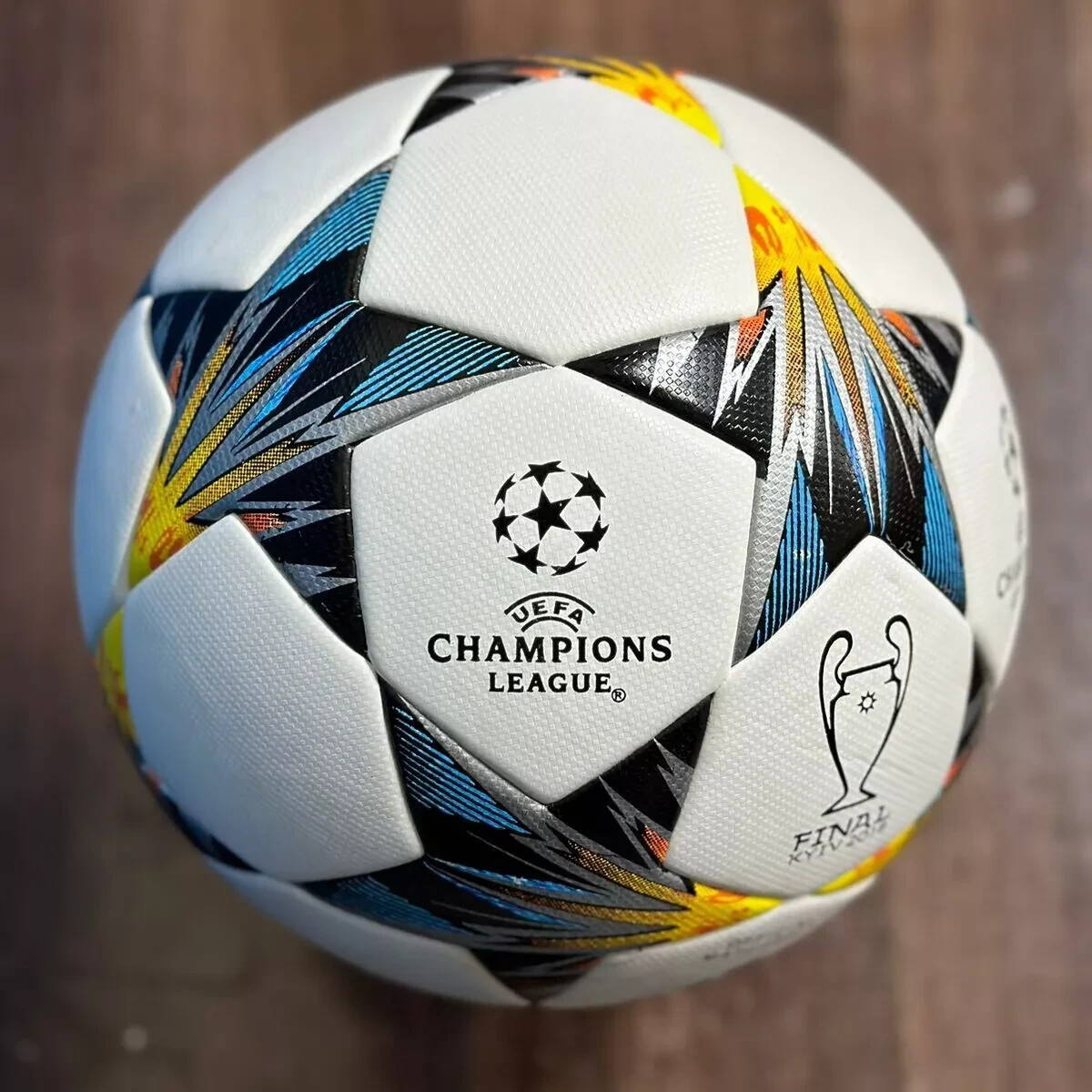 UEFA Champions League Final2018 試合球 Adidas UEFA Champions League Final 2018 Soccer Ball Match