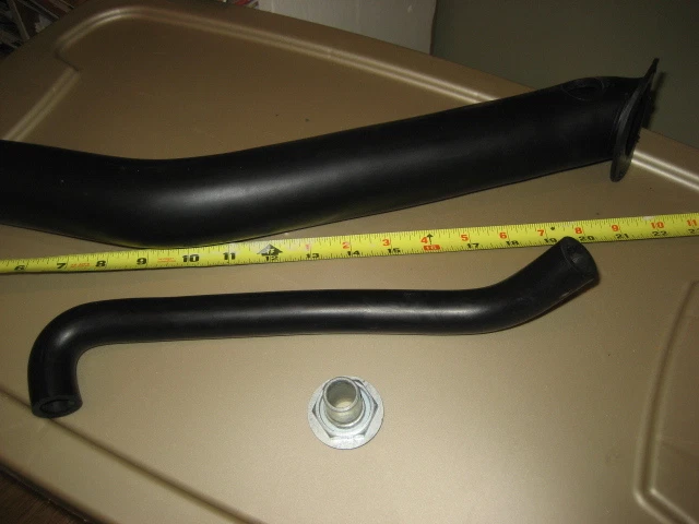 ПОДХОДИТ ДЛЯ JEEP JEEPSTER COMMANDO ТОПЛИВНЫЙ НАПОЛНИТЕЛЬ И ВЕНТИЛЯЦИОННЫЕ ШЛАНГИ С АДАПТЕРОМ 1967-71 БОКОВОЕ ЗАПОЛНЕНИЕ - Изображение 2 из 4