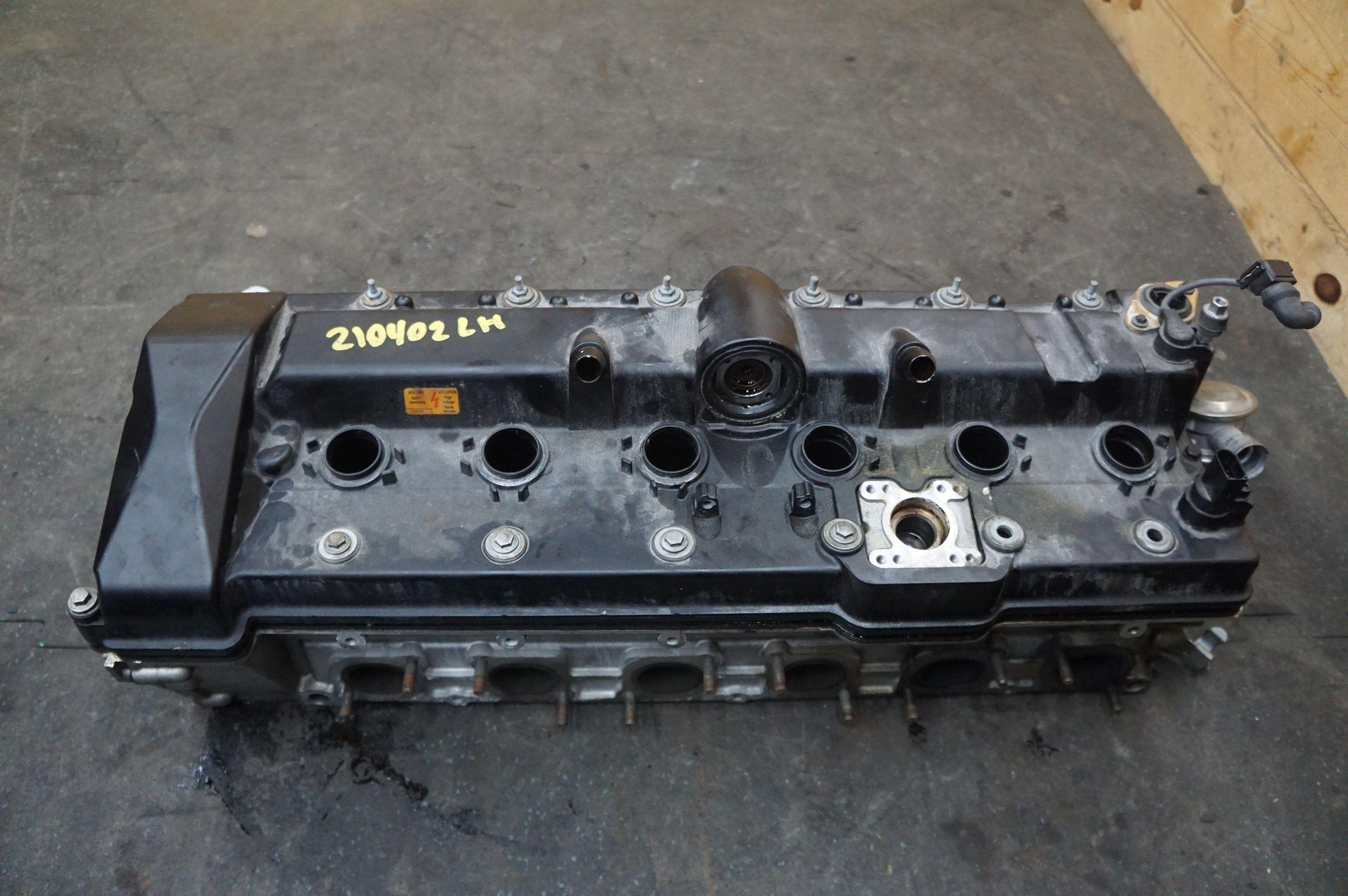 Left Cylinder Head Assembly 11121556129 6.75L N73B68 Rolls Royce Phantom 03-17
