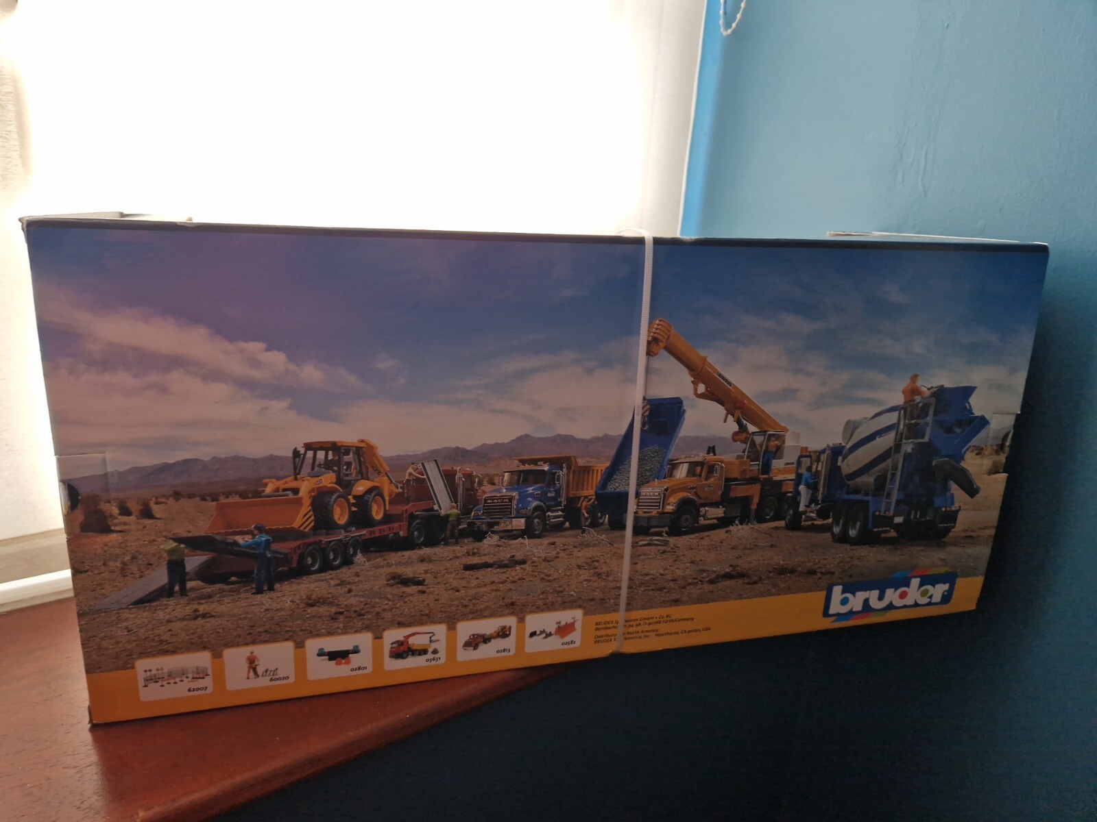 Bruder 02818 Mack Granite Liebherr Crane Truck 116 scale cranes lorry