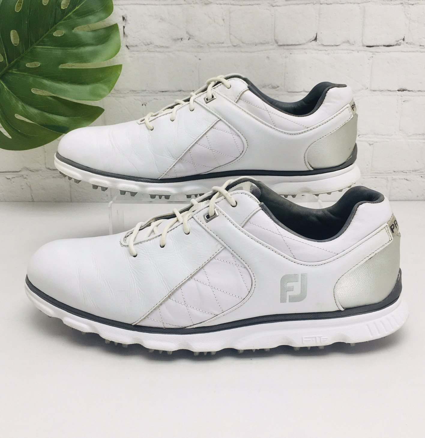 Mens 10.5 M White Leather 53579 Sneakers