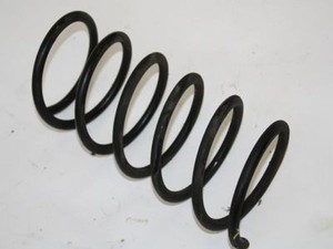 Feder vorn rechts Hyundai i10 1 546300X100 1.1 49 KW 67 PS Benzin 02-2010