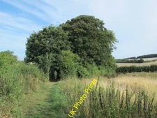 Photo 6x4 Footpath by Redlands Farm Cottages Odsey  c2016