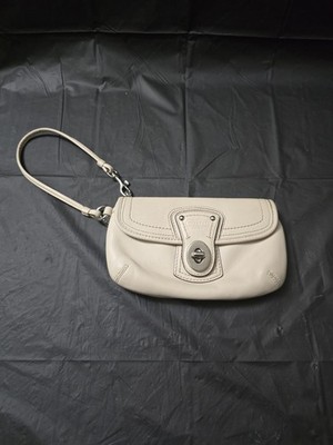 Coach Vintage Cream Leather Wristlet With Silver Tone Hardware 7.5''x4''