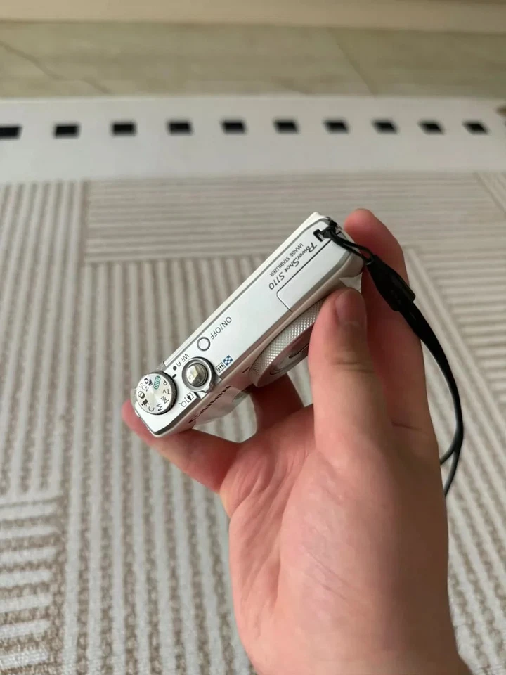 Cámara digital Canon PowerShot S110 12,1 MP 5x zoom negra con cargador - probada Foto 3 de 3