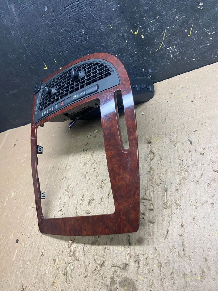 2005 to 2009 Saab 9-7X Dash Radio Stereo Display Trim Panel Bezel T8952 DG - Image 2 of 4