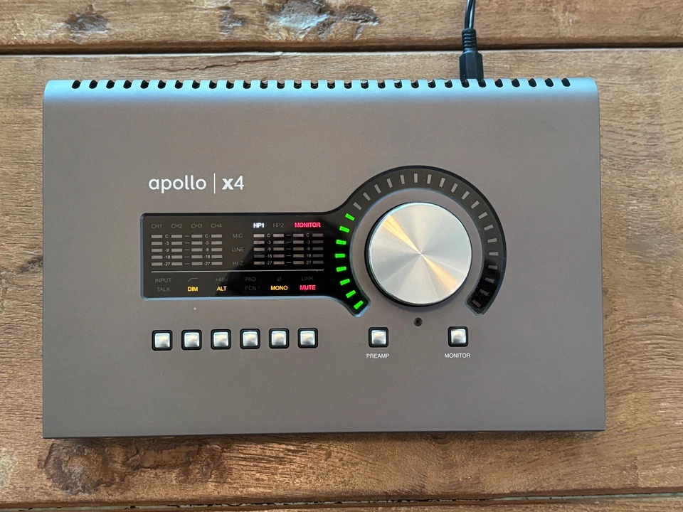 Universal Audio Apollo x4 Thunderbolt 3 Desktop Audio Interface