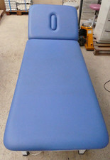 DEWERT Therapieliege Massageliege elektrisch höhenverstellbar Polster neuwertig