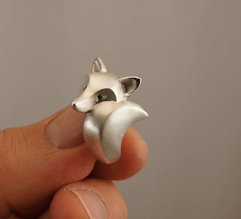 Silver Fox Ring with Green Gemstone Eyes – Unique Animal Jewelry for Women & Men - Image 2 of 4