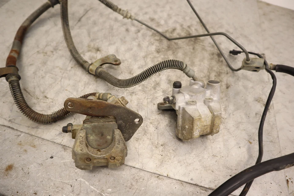 2002 YAMAHA WOLVERINE 350 YFM350FX 4 X 4 OEM ЛЕВЫЙ ПРАВЫЙ ПЕРЕДНИЙ ТОРМОЗ СУППОРТ МАСТЕР - Изображение 3 из 4