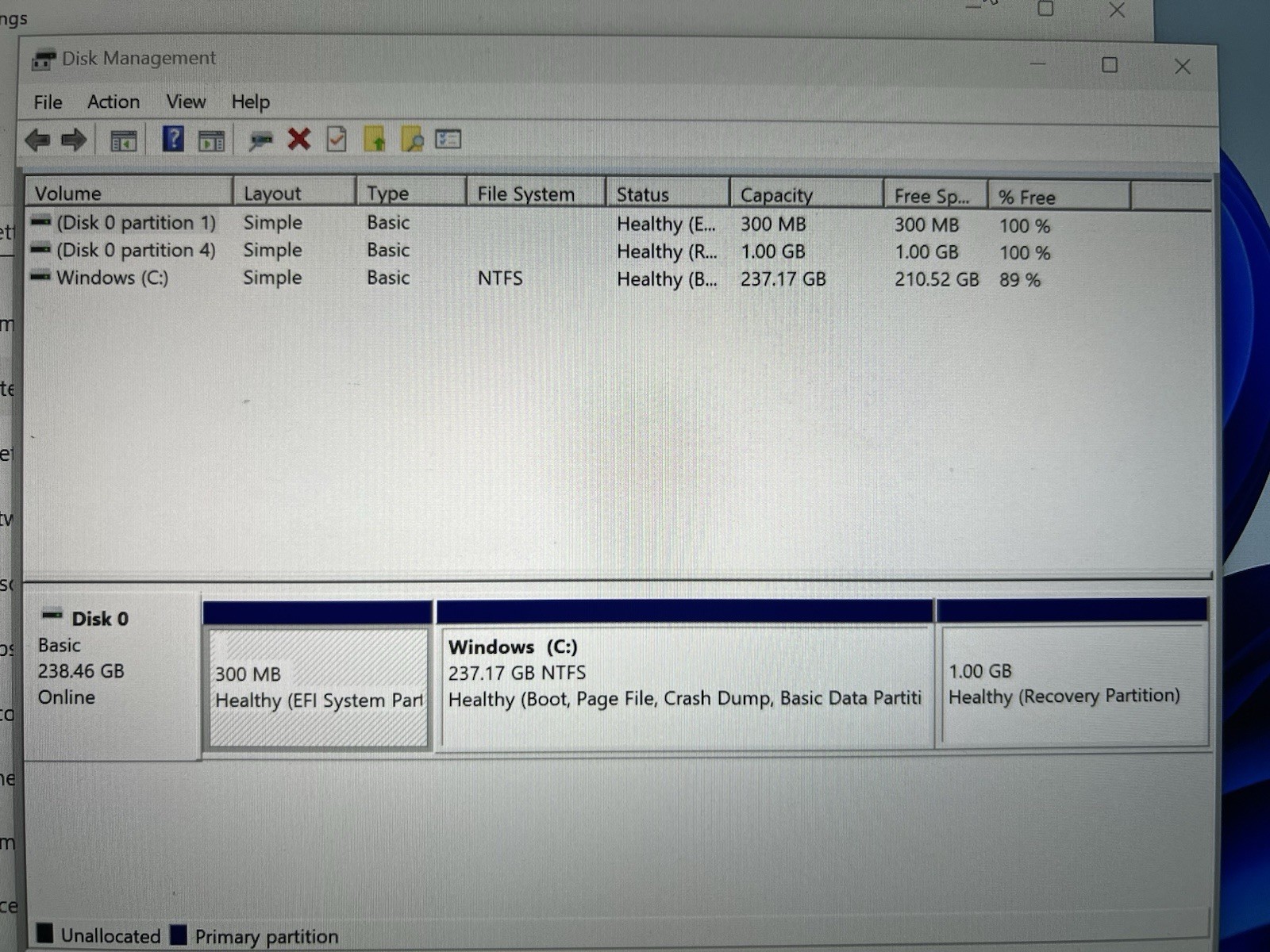 Dell Latitude 7520, 14-Inch Laptop, with Intel Core i7 10th Gen., 256 GB SSD (Solid State Drive), Windows 11 Pro