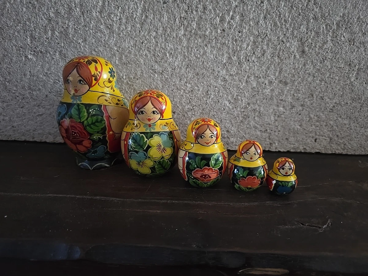 POUPÉES RUSSES MATRIOCHKA 5 PIECES PEINTE A LA MAIN