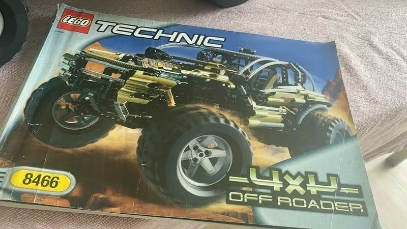 LEGO Technic 8466 4x4 Off Roader, photo 2 sur 5