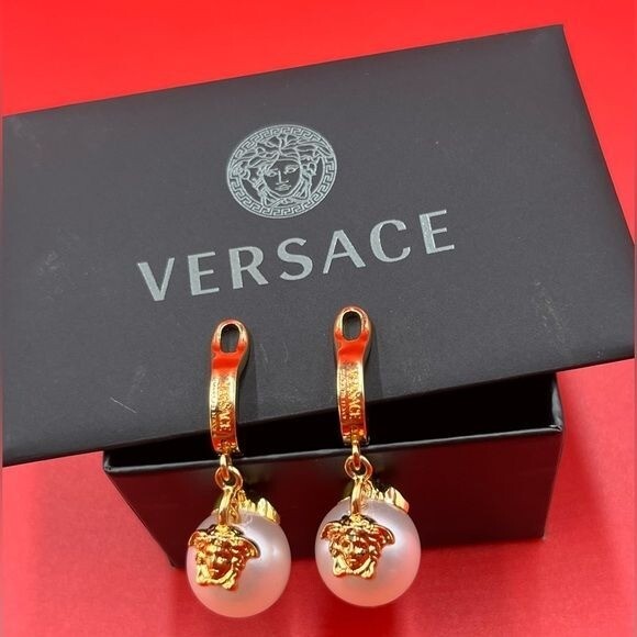 【関税&送料込み】Versace Drop Earrings Accessories Versace Gold Pearl Medusa Earrings | eBay