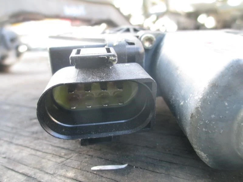 乘客动力窗电机后型号 VIN D 适合 96-02 奥迪 A4 454406 — 第 3/4 张图片