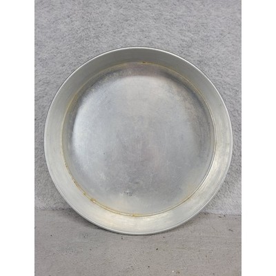 Vintage Aluminum 9 Inch Round Cake Pan 1.5 Inch Deep Silver Bakeware