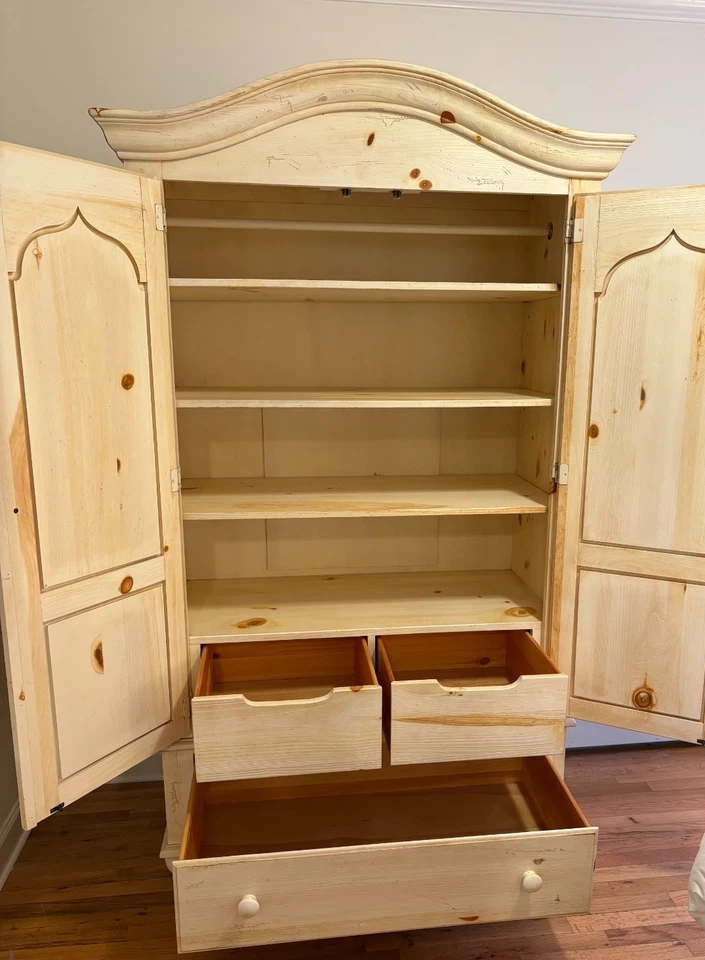 Ethan Allen Armoire Farmhouse Pine RETIRED - Image 2 of 4