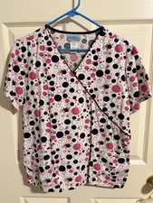 Uniform Destination Women  s Scrub Top Circles In Pink  Black On White. SZ M EUC