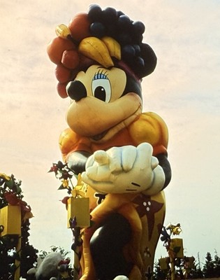 Vintage 35mm Slide Photo Tokyo Disneyland Parade Float Minnie Mouse 1992