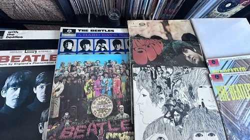 The Beatles vinyl LPs. Some 1st and RARE issues, Various titles read description
