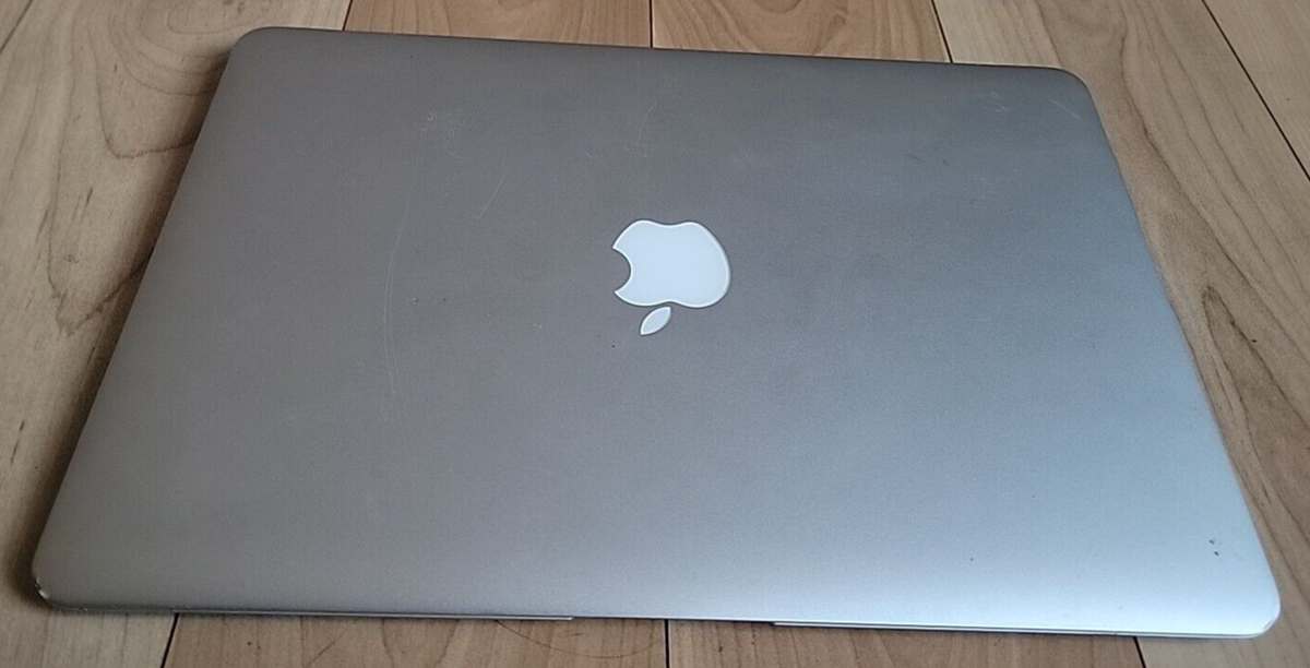 MacBook Air7.2 13インチ シルバー Amazon.com: Apple 13in MacBook Air 2.2GHz Intel Core i7 (Z0UU1LL/A