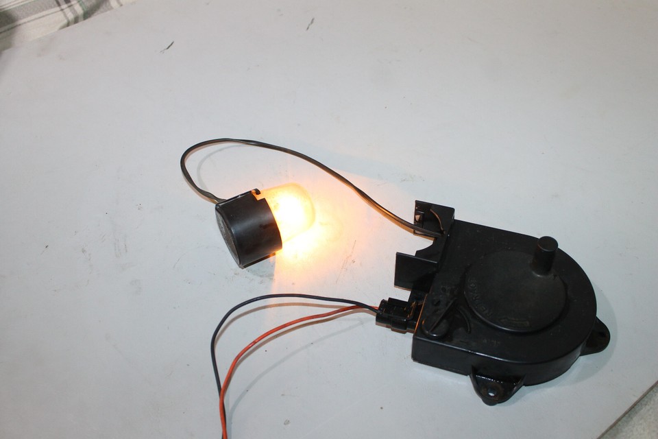 8896 Chevy Silverado GMC Truck Suburban Under Hood Retractable Light