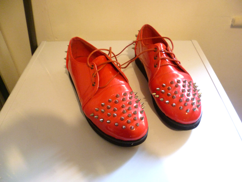 GLAM ROCK MOD RED CLASSIC PUNK RETRO PATENT WET LOOK STUDDED SPIKED SHOES UK 7 - Picture 2 of 6