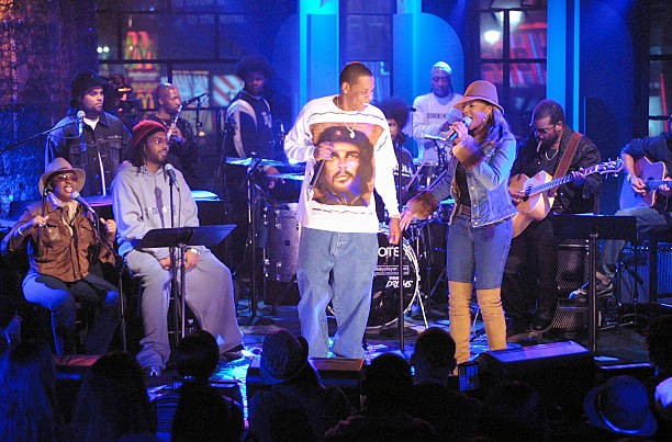 Jay-Z performs with Mary J. Blige The Roots on 