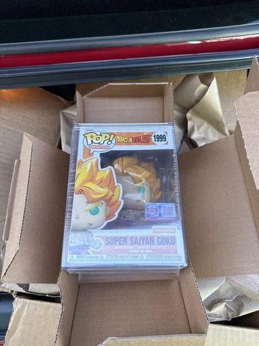 Funko Pop! Vinyl Dragon Ball Z Super Saiyan Goku (Damaged) LE Exclusive #1999
